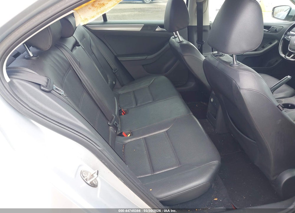 2015 VOLKSWAGEN JETTA 1.8T SE VIN: 3VWD07AJXFM227569