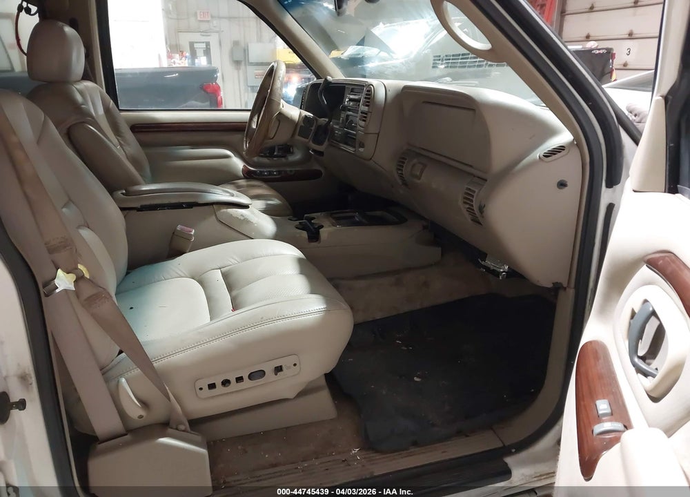 2000 CADILLAC ESCALADE STANDARD VIN: 1GYEK63R2YR223347