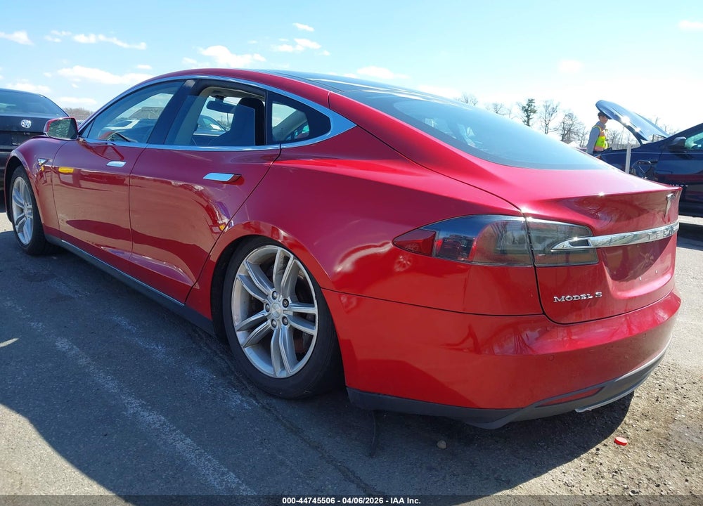 2013 TESLA MODEL S VIN: 5YJSA1CN1DFP24709