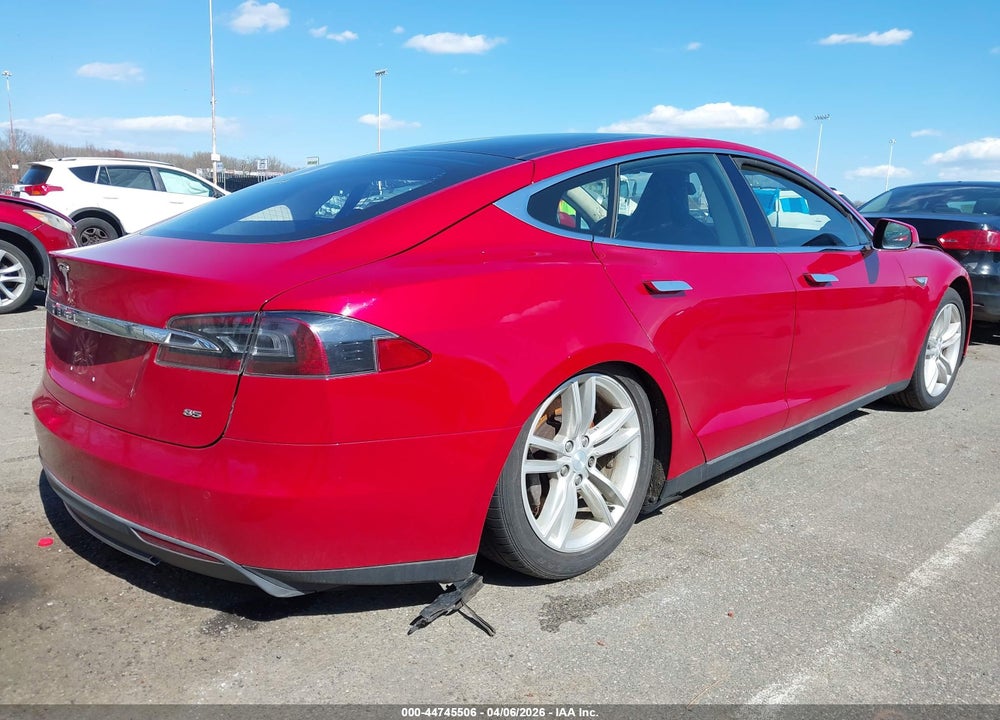 2013 TESLA MODEL S VIN: 5YJSA1CN1DFP24709