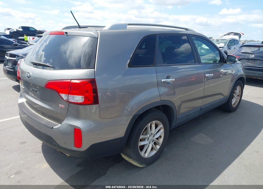 2015 KIA SORENTO LX VIN: 5XYKT3A65FG573063