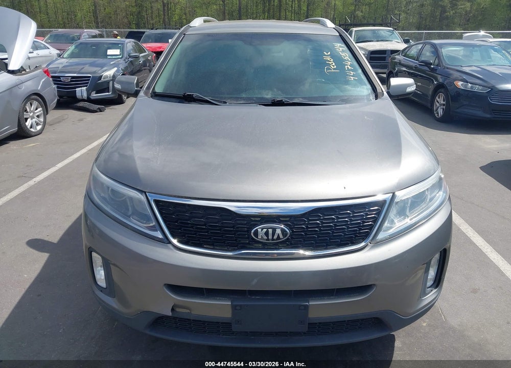 2015 KIA SORENTO LX VIN: 5XYKT3A65FG573063