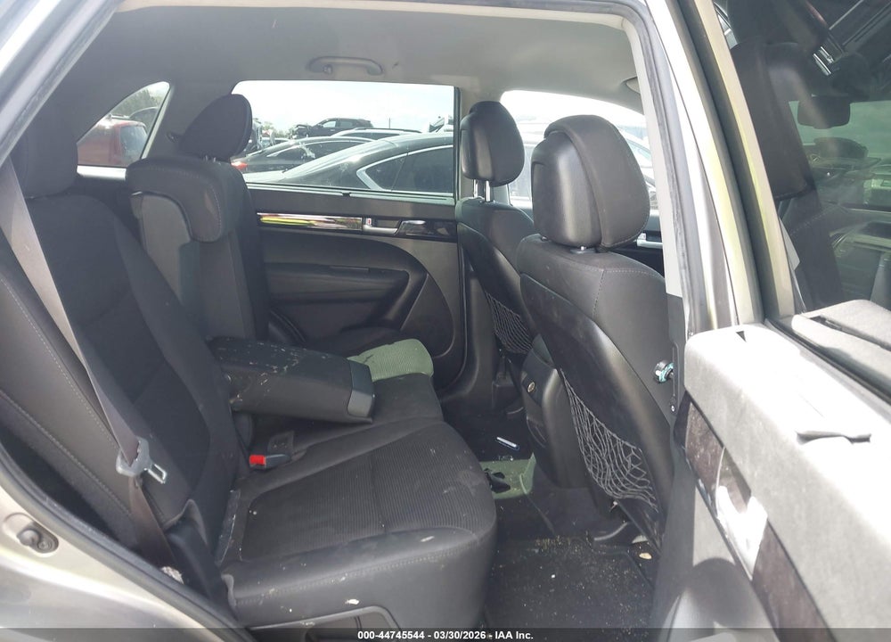 2015 KIA SORENTO LX VIN: 5XYKT3A65FG573063