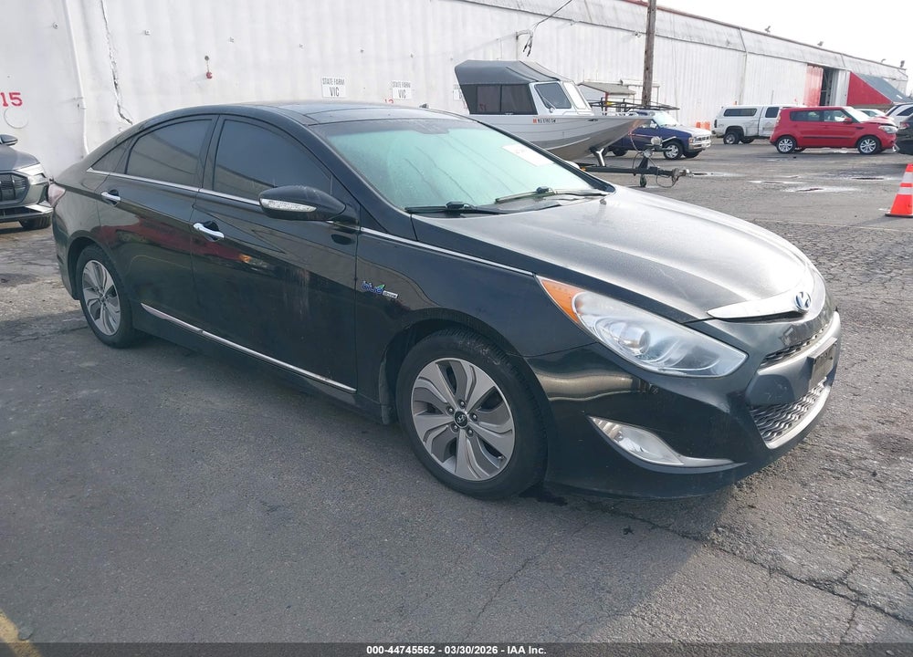 2015 HYUNDAI SONATA HYBRID LIMITED VIN: KMHEC4A46FA131650