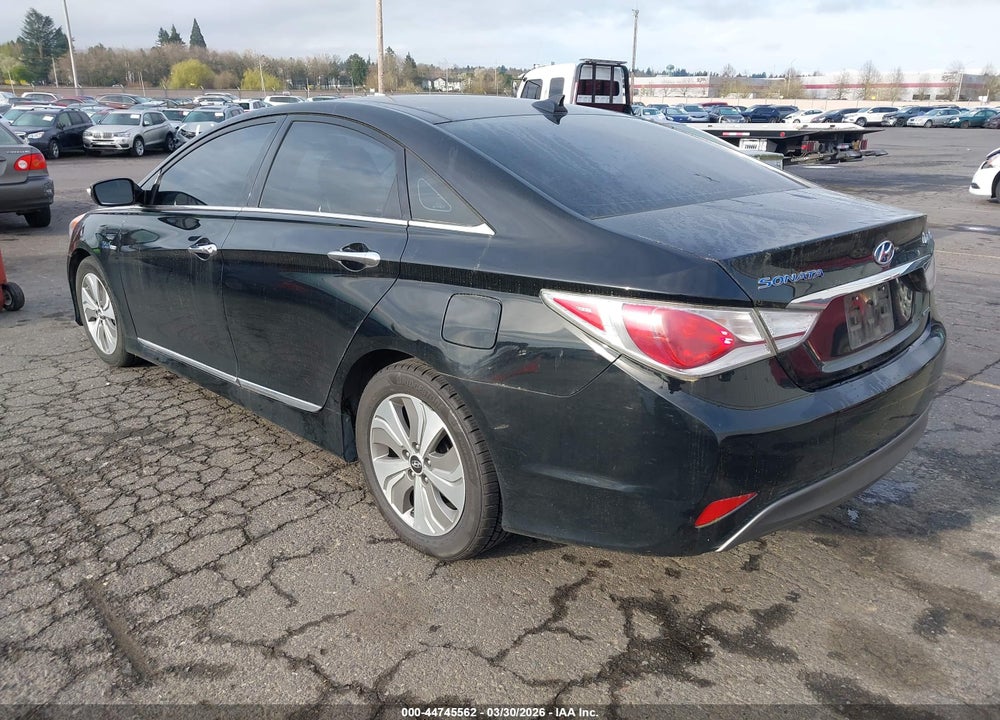 2015 HYUNDAI SONATA HYBRID LIMITED VIN: KMHEC4A46FA131650