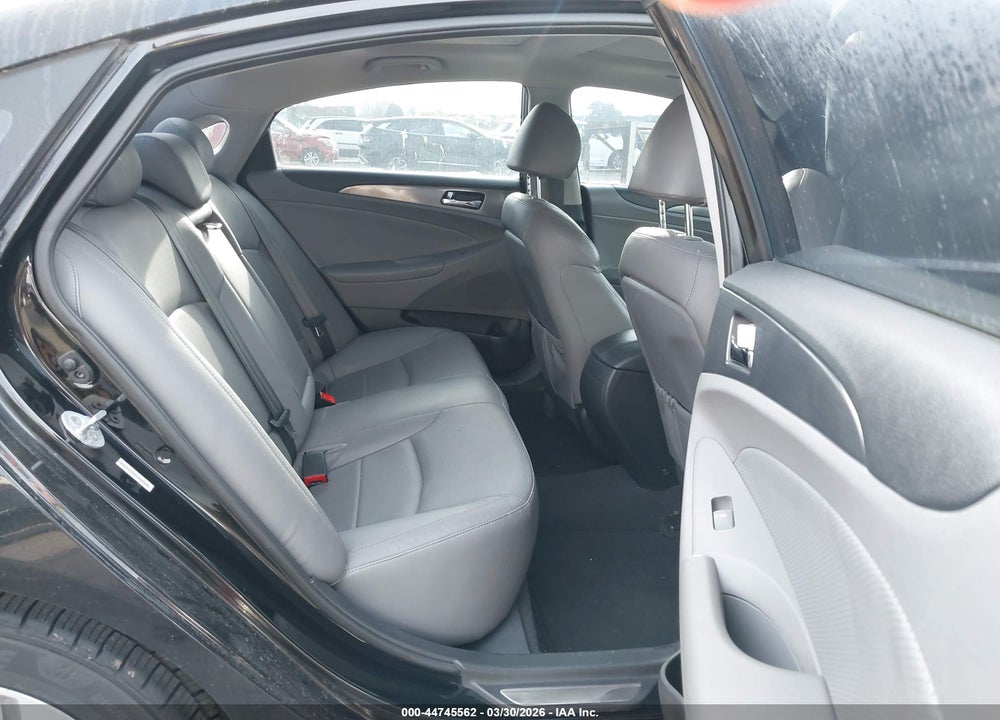 2015 HYUNDAI SONATA HYBRID LIMITED VIN: KMHEC4A46FA131650
