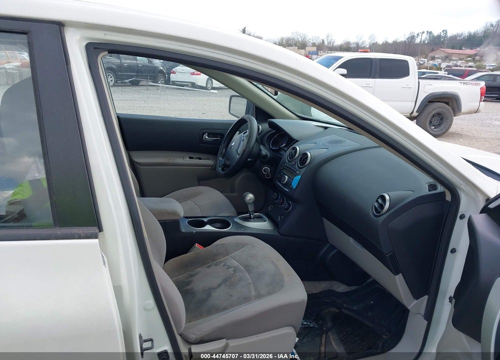 2013 NISSAN ROGUE S VIN: JN8AS5MV4DW646179