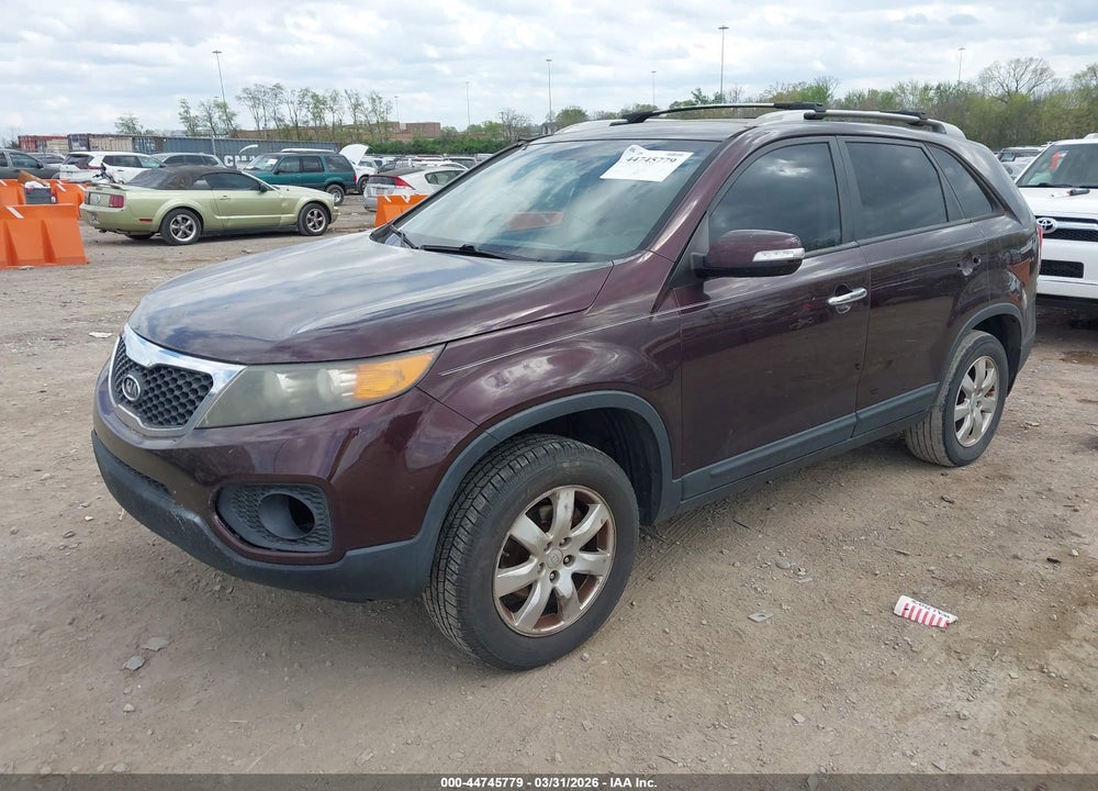 2011 KIA SORENTO LX VIN: 5XYKT3A13BG139545
