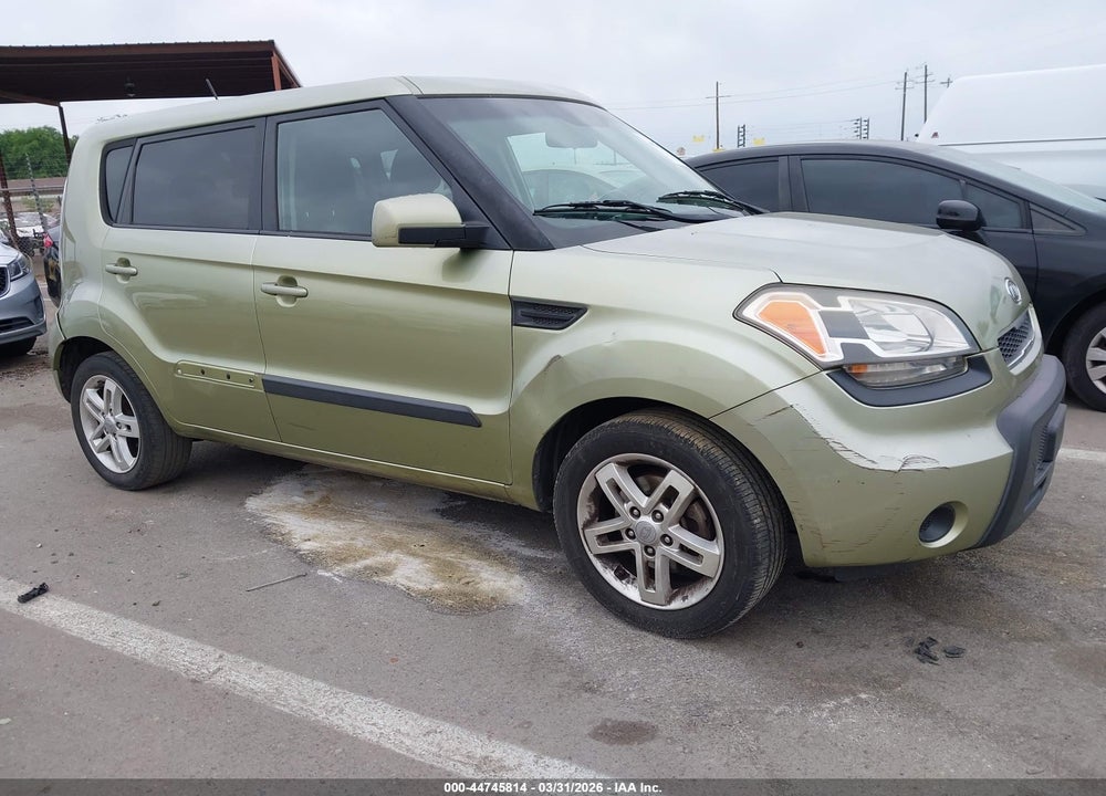 2011 KIA SOUL + VIN: KNDJT2A21B7260070