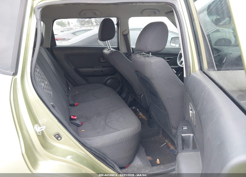2011 KIA SOUL + VIN: KNDJT2A21B7260070