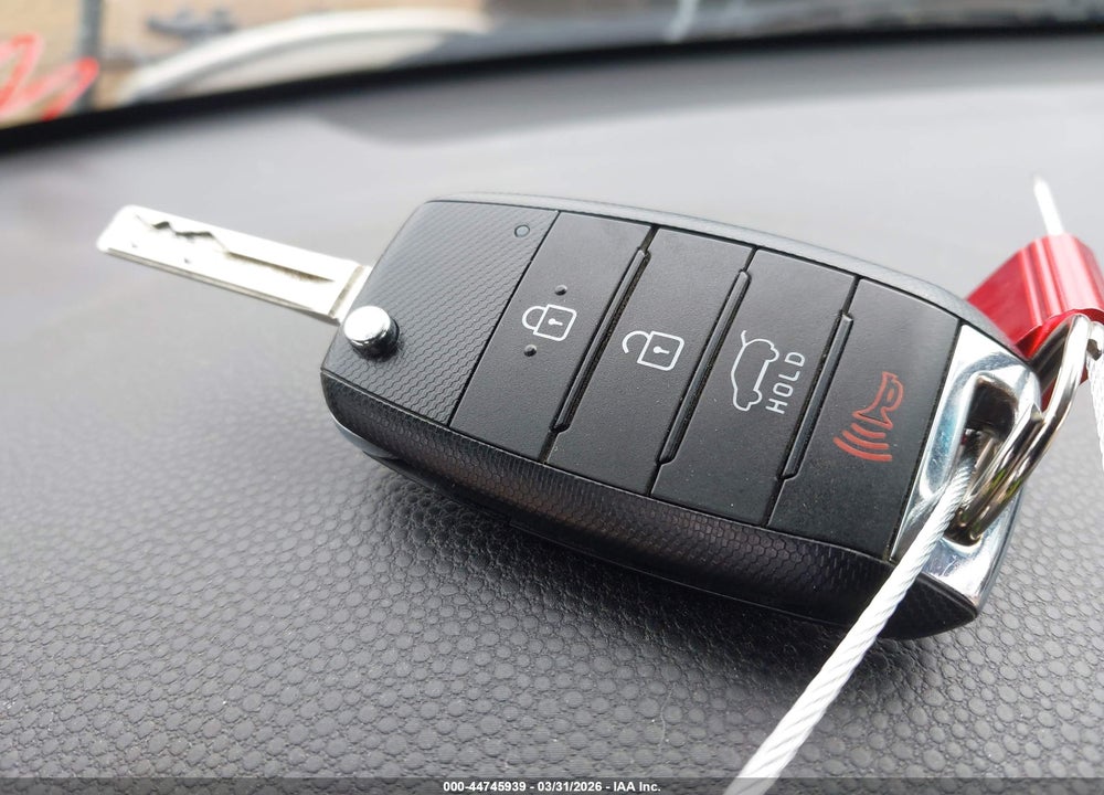 2018 KIA SOUL + VIN: KNDJP3A51J7604662
