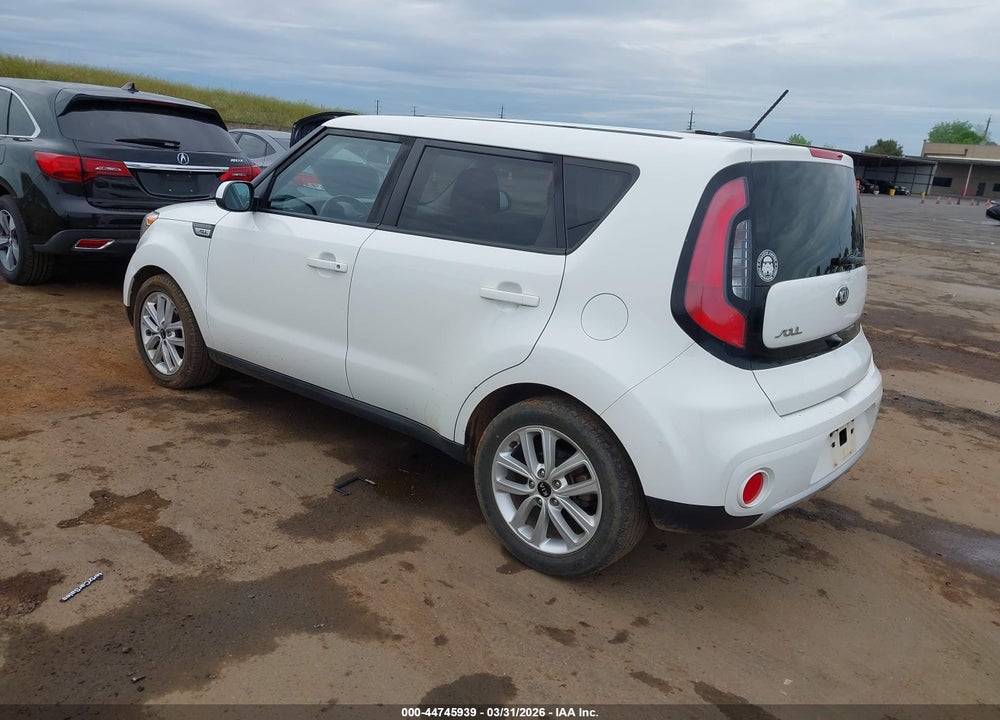 2018 KIA SOUL + VIN: KNDJP3A51J7604662