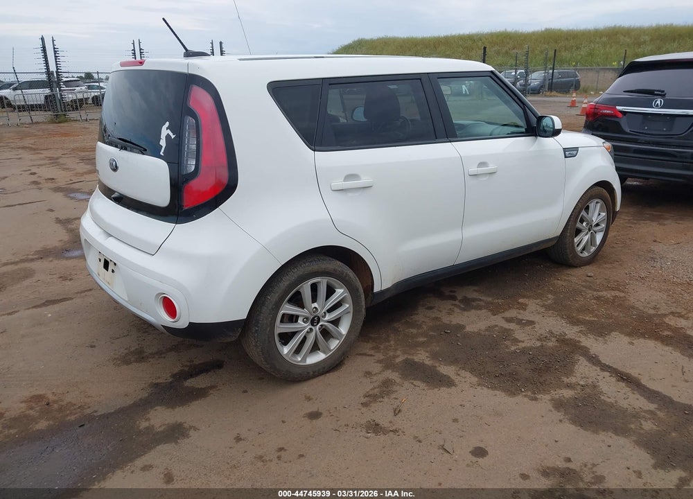 2018 KIA SOUL + VIN: KNDJP3A51J7604662