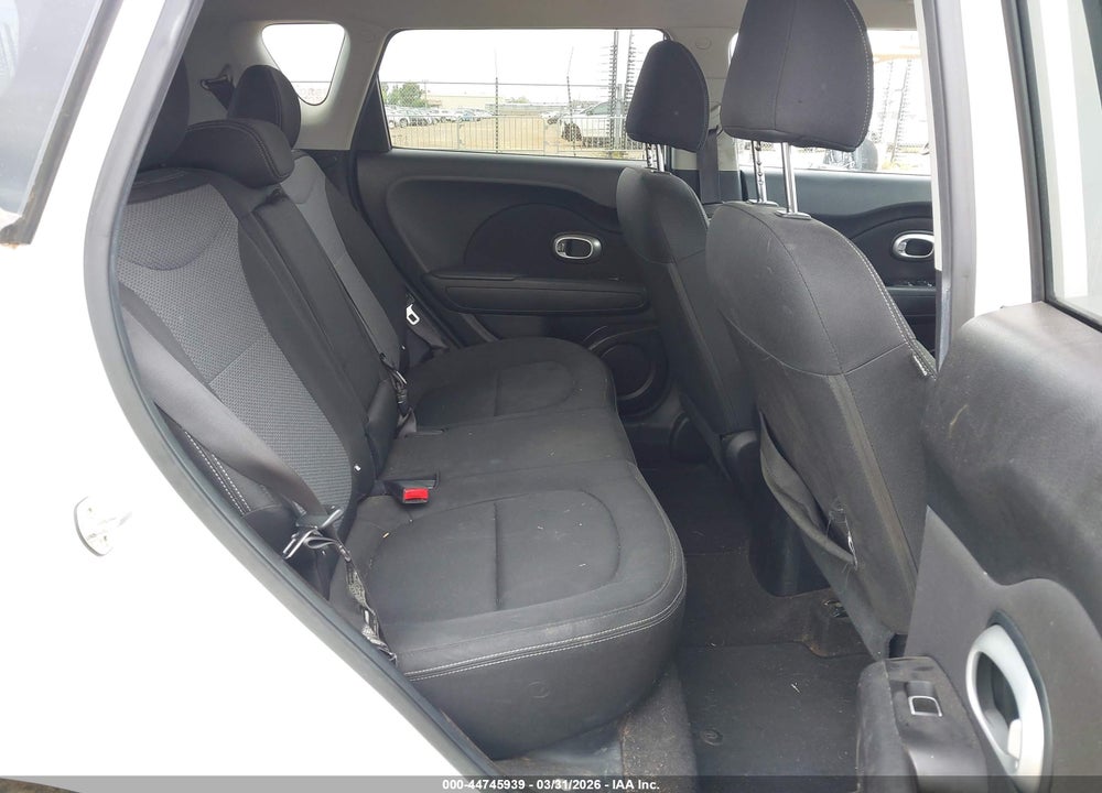 2018 KIA SOUL + VIN: KNDJP3A51J7604662