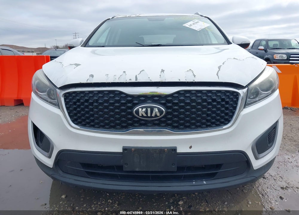 2016 KIA SORENTO 3.3L LX VIN: 5XYPG4A50GG009264