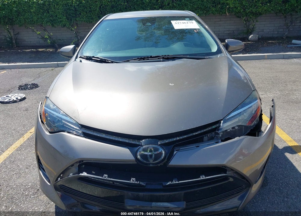 2018 TOYOTA COROLLA LE VIN: 5YFBURHE5JP837884
