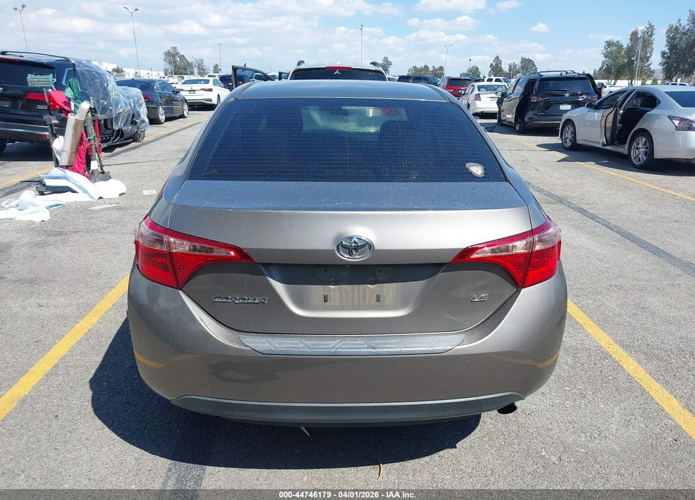 2018 TOYOTA COROLLA LE VIN: 5YFBURHE5JP837884