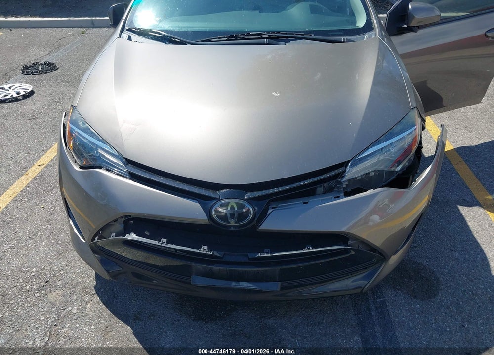 2018 TOYOTA COROLLA LE VIN: 5YFBURHE5JP837884