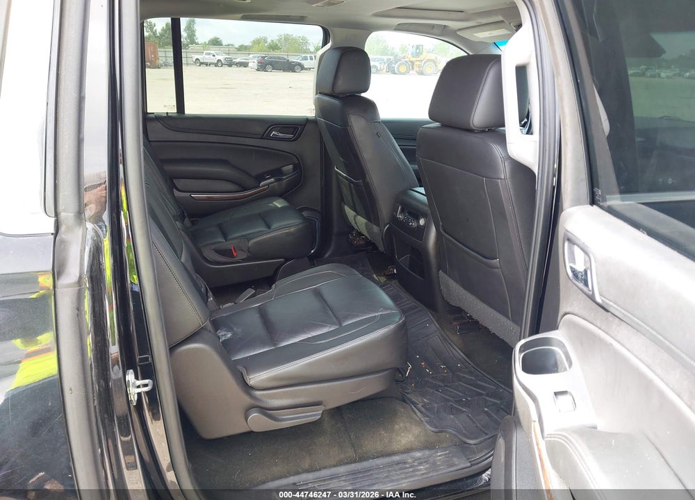 2017 CHEVROLET SUBURBAN LT VIN: 1GNSKHKC6HR387371