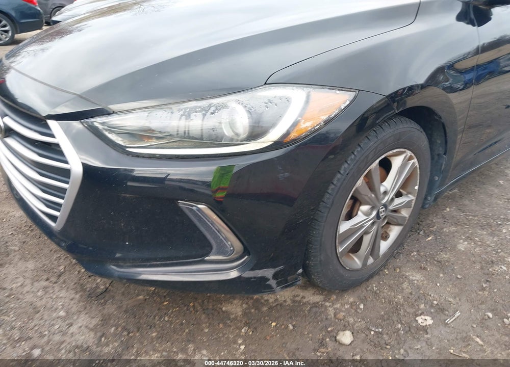 2017 HYUNDAI ELANTRA SE VIN: 5NPD84LF5HH019899