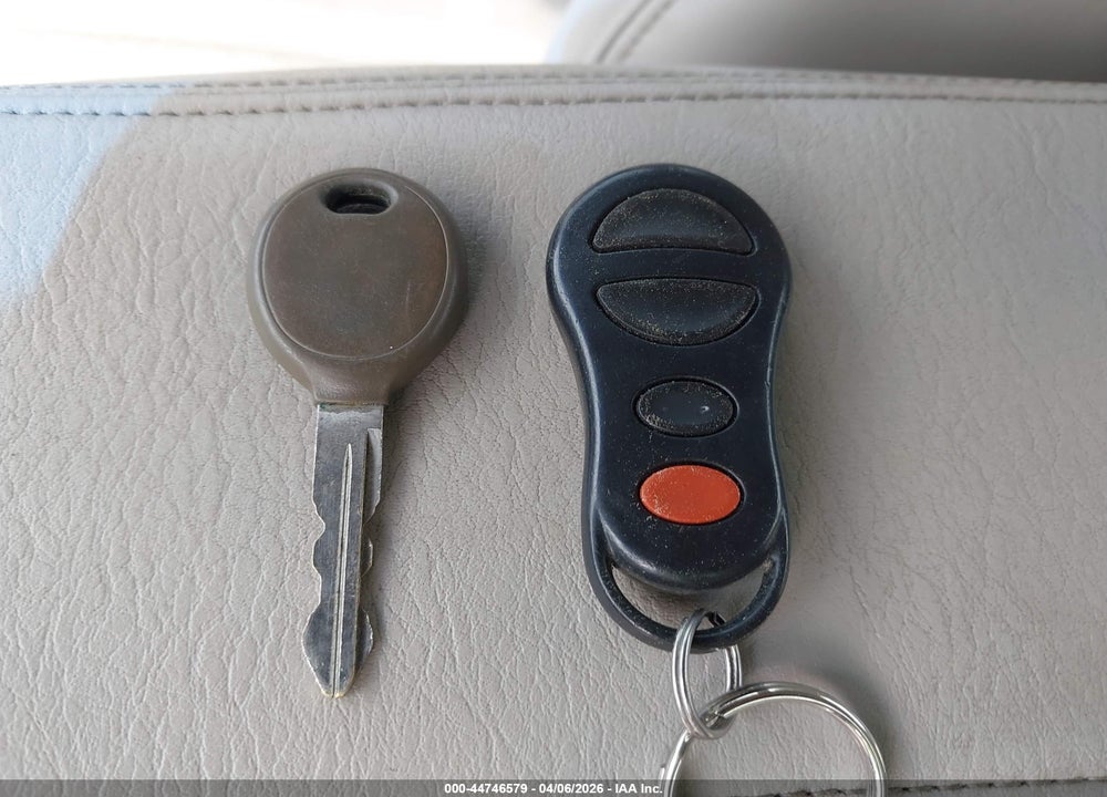 2001 CHRYSLER 300M VIN: 2C3AE66G71H624182