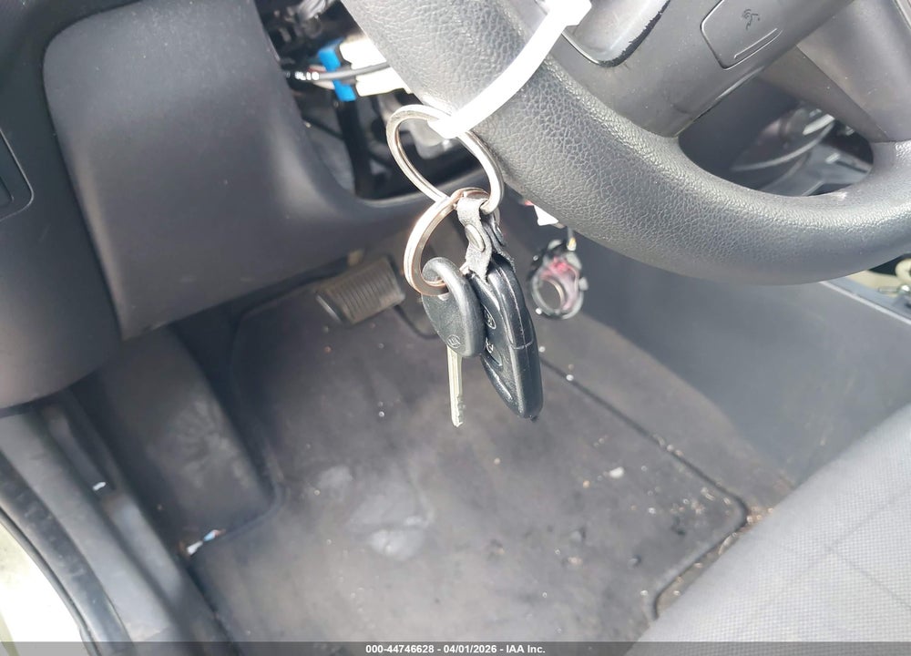 2010 KIA SOUL + VIN: KNDJT2A29A7141066