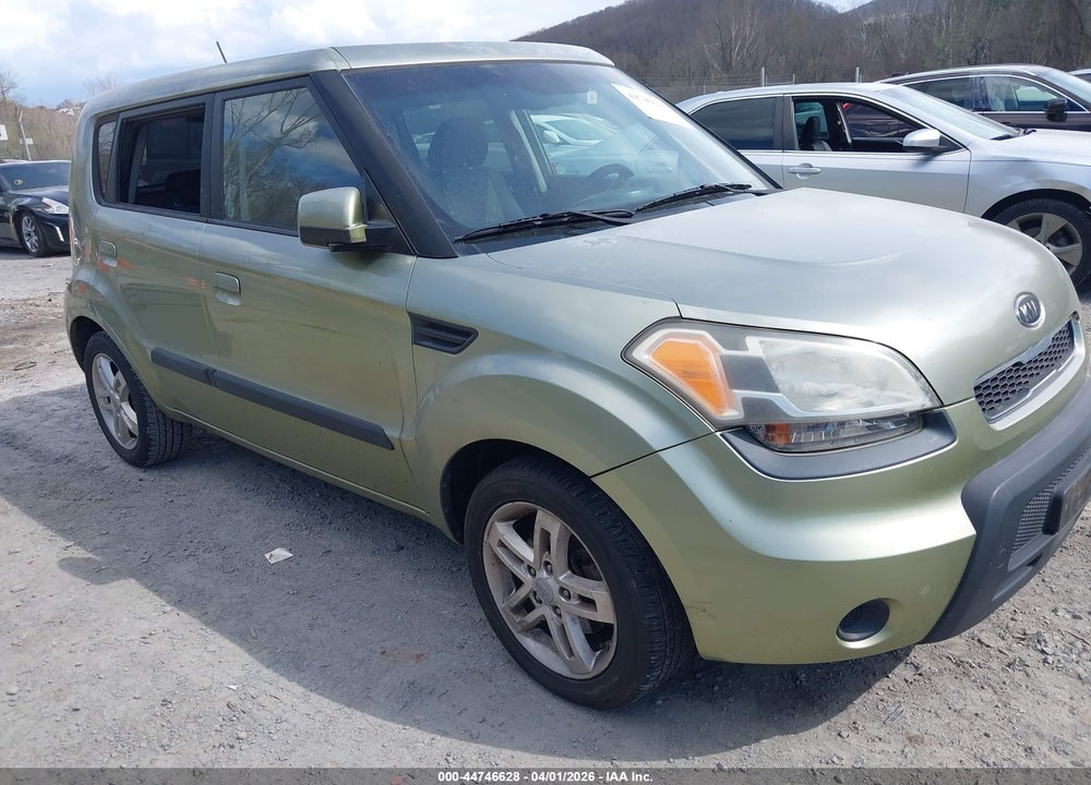 2010 KIA SOUL + VIN: KNDJT2A29A7141066