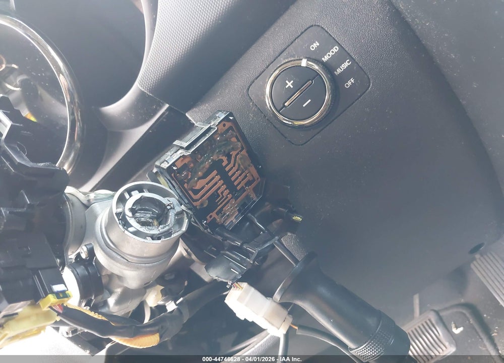2010 KIA SOUL + VIN: KNDJT2A29A7141066