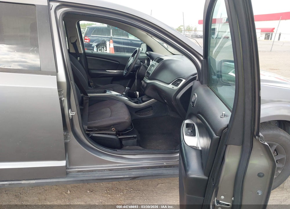2013 DODGE JOURNEY SXT VIN: 3C4PDCBG7DT637037