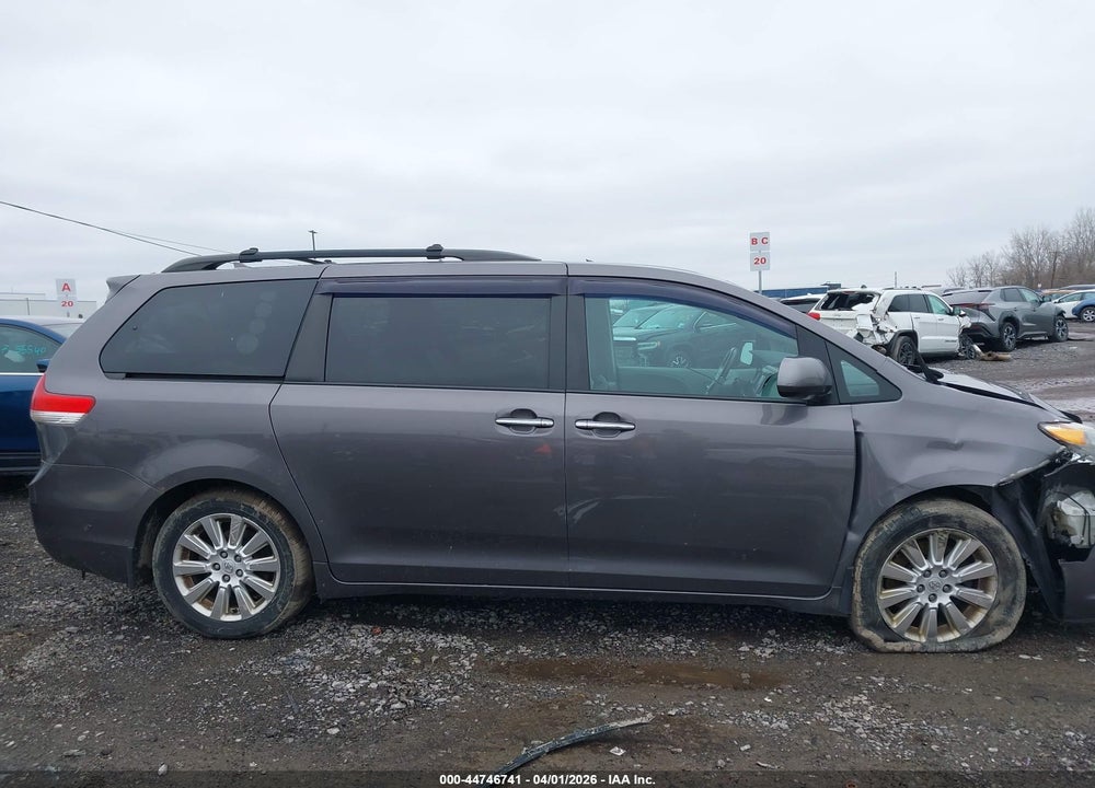 2012 TOYOTA SIENNA XLE/LIMITED VIN: 5TDYK3DC6CS218593