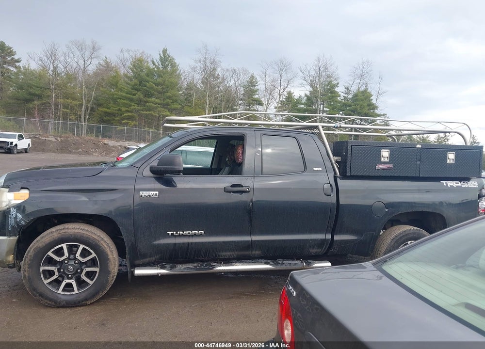 2014 TOYOTA TUNDRA SR5 5.7L V8 VIN: 5TFUY5F11EX336293