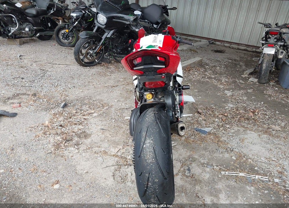 2018 DUCATI PANIGALE V4/V4S/V4S SPECIALE VIN: ZDMDAGNW7JB004528