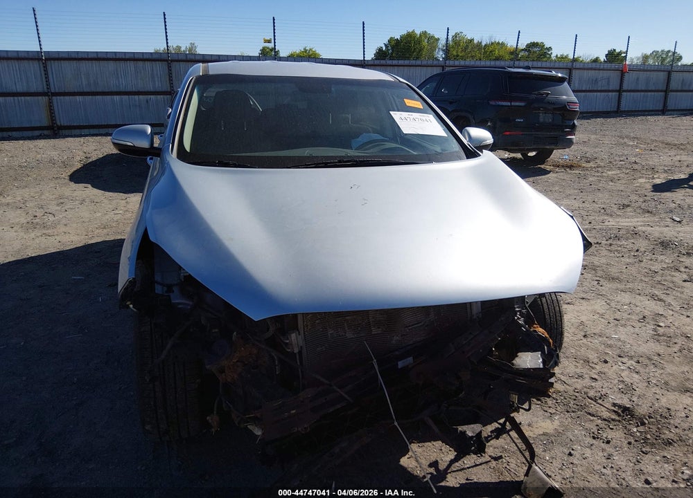 2019 KIA SORENTO 2.4L LX VIN: 5XYPG4A35KG576769
