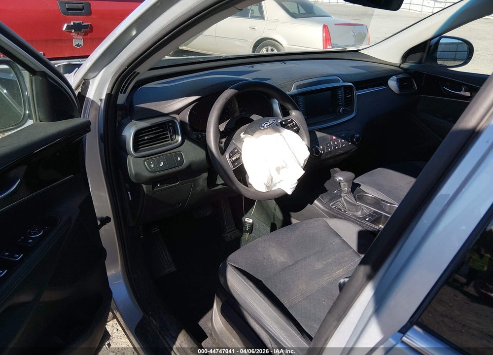 2019 KIA SORENTO 2.4L LX VIN: 5XYPG4A35KG576769
