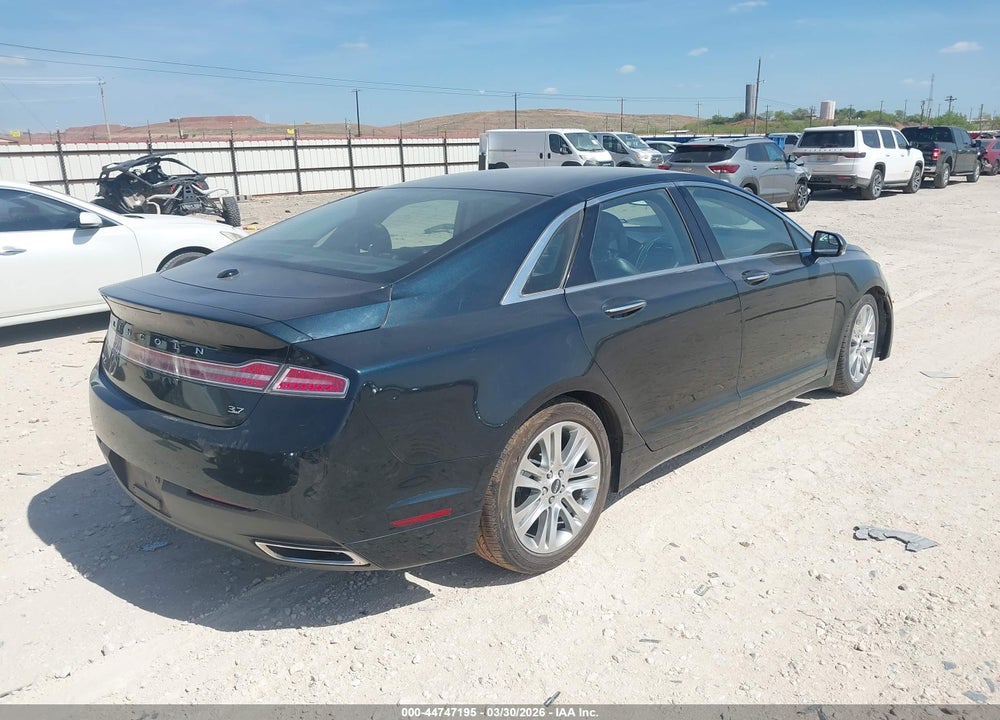2014 LINCOLN MKZ VIN: 3LN6L2GK8ER807552