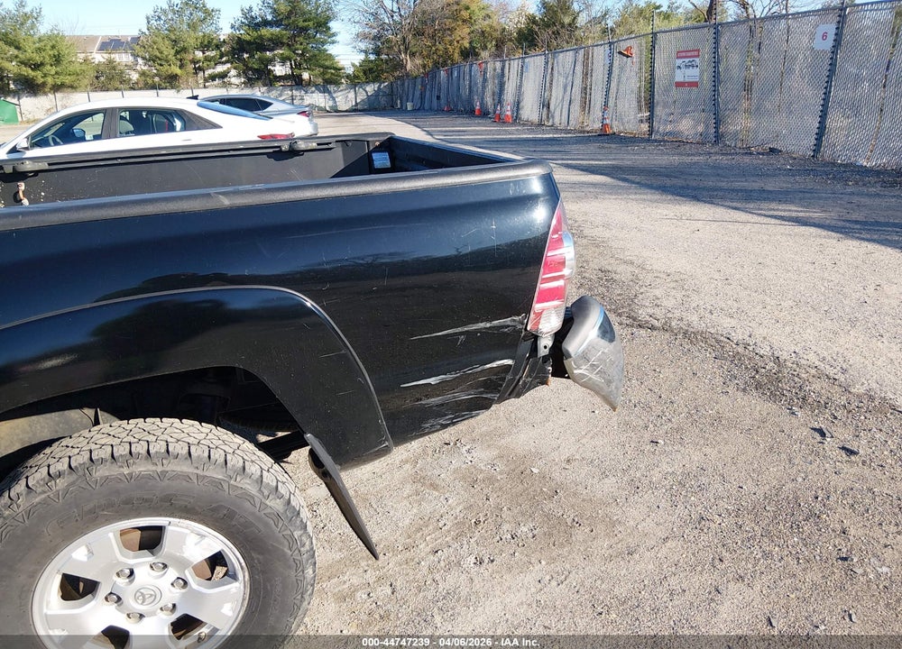 2014 TOYOTA TACOMA BASE V6 VIN: 3TMLU4EN2EM152430