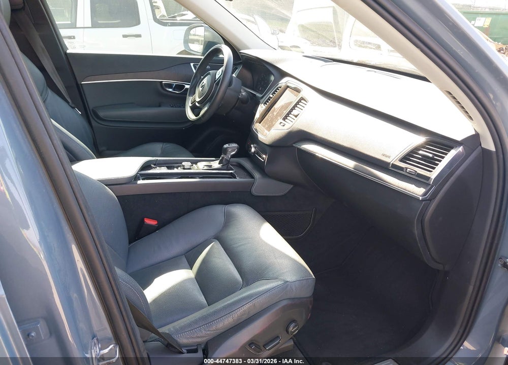 2020 VOLVO XC90 T6 MOMENTUM 7 PASSENGER VIN: YV4A22PK0L1539330