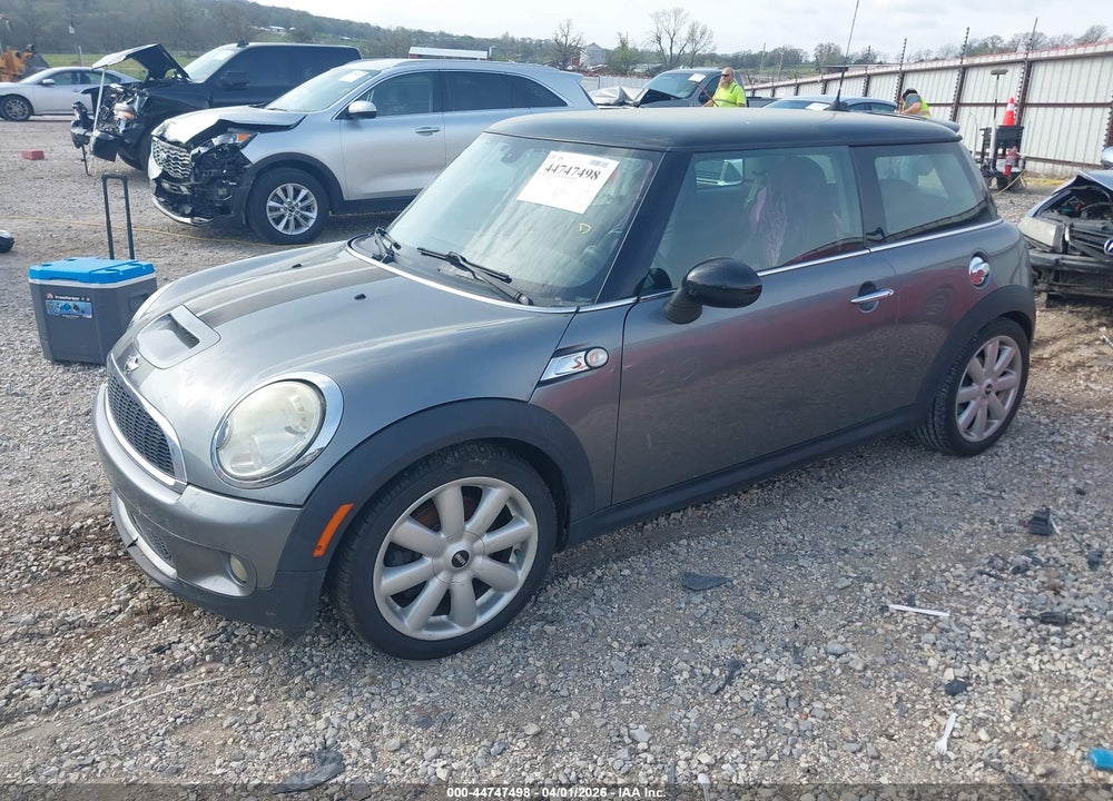 2009 MINI COOPER S VIN: WMWMF73549TW85712