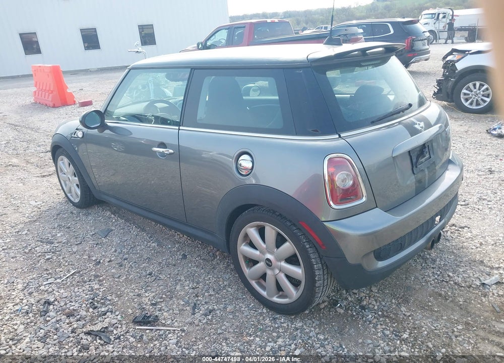 2009 MINI COOPER S VIN: WMWMF73549TW85712