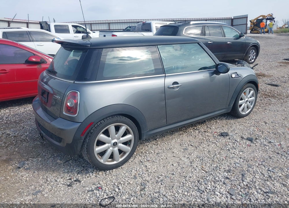 2009 MINI COOPER S VIN: WMWMF73549TW85712