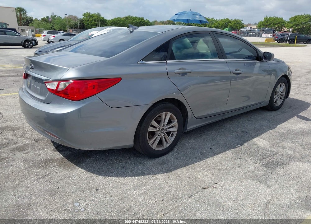 2013 HYUNDAI SONATA GLS VIN: 5NPEB4AC8DH756815