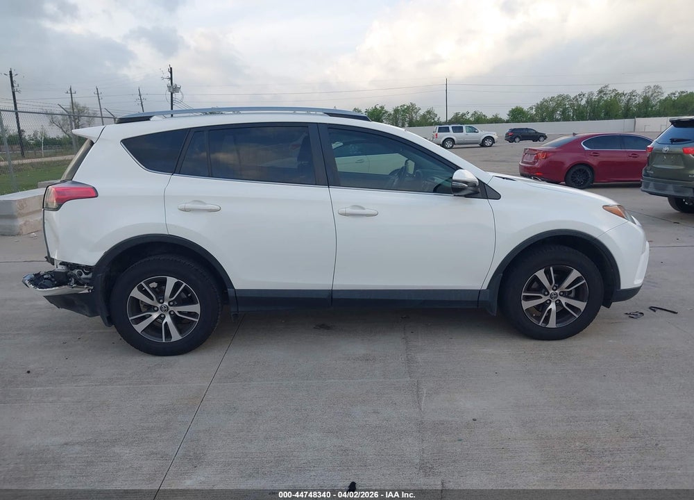 2018 TOYOTA RAV4 XLE VIN: JTMWFREV9JJ744693
