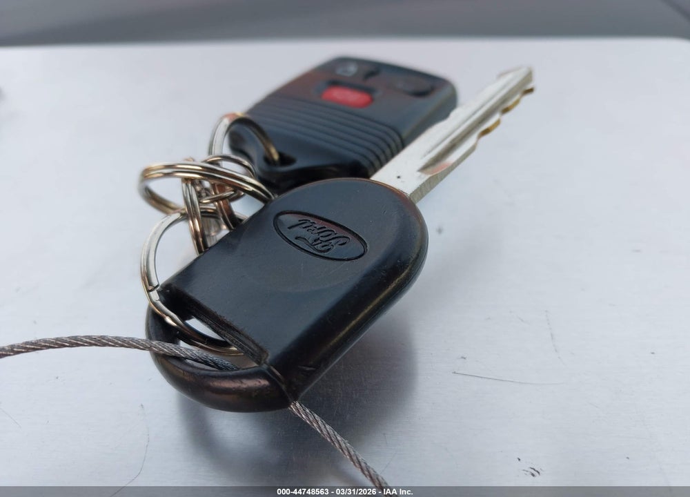 2005 FORD FREESTAR SE VIN: 2FMZA516X5BA53245