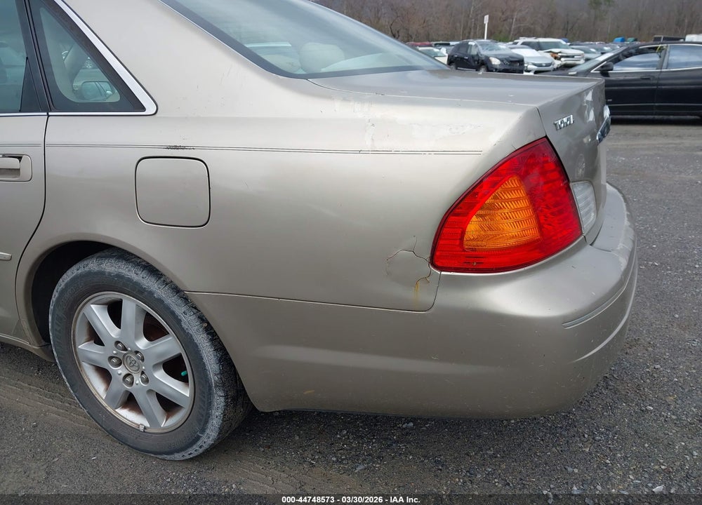 2000 TOYOTA AVALON XLS VIN: 4T1BF28B7YU026605