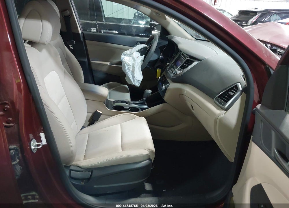2017 HYUNDAI TUCSON SE VIN: KM8J23A47HU313368