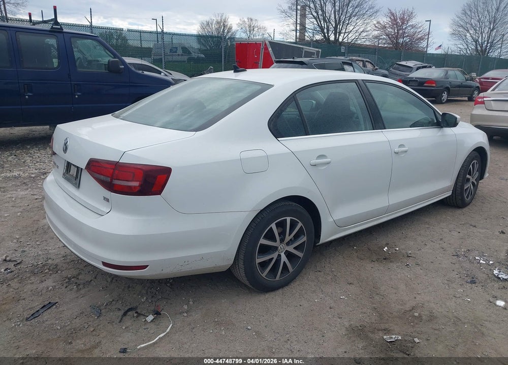 2017 VOLKSWAGEN JETTA 1.4T SE VIN: 3VWDB7AJ5HM400024