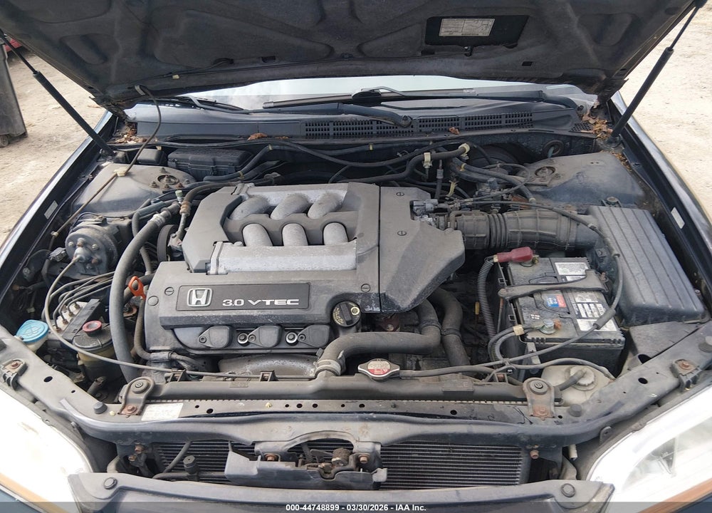 2001 HONDA ACCORD 3.0 EX VIN: 1HGCG165X1A014082