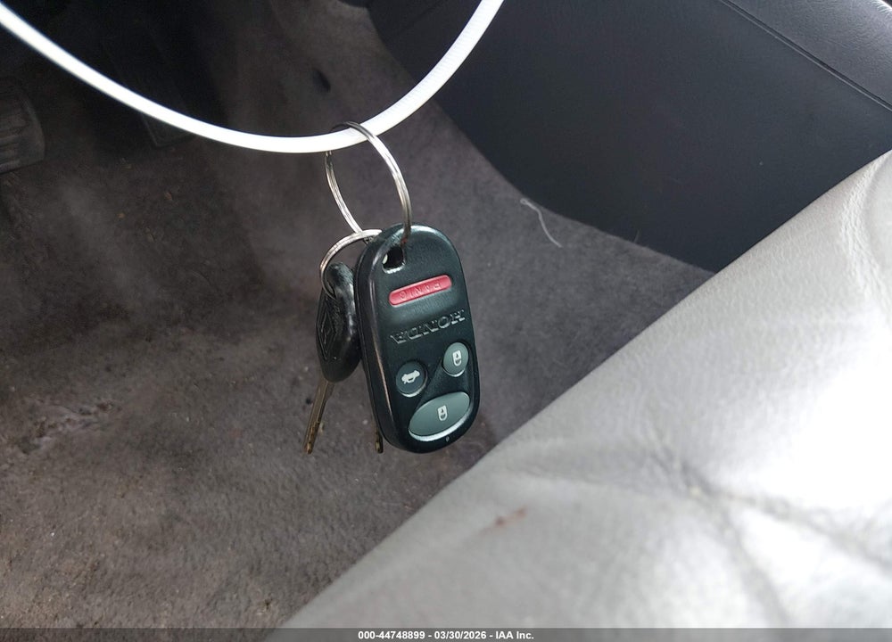 2001 HONDA ACCORD 3.0 EX VIN: 1HGCG165X1A014082