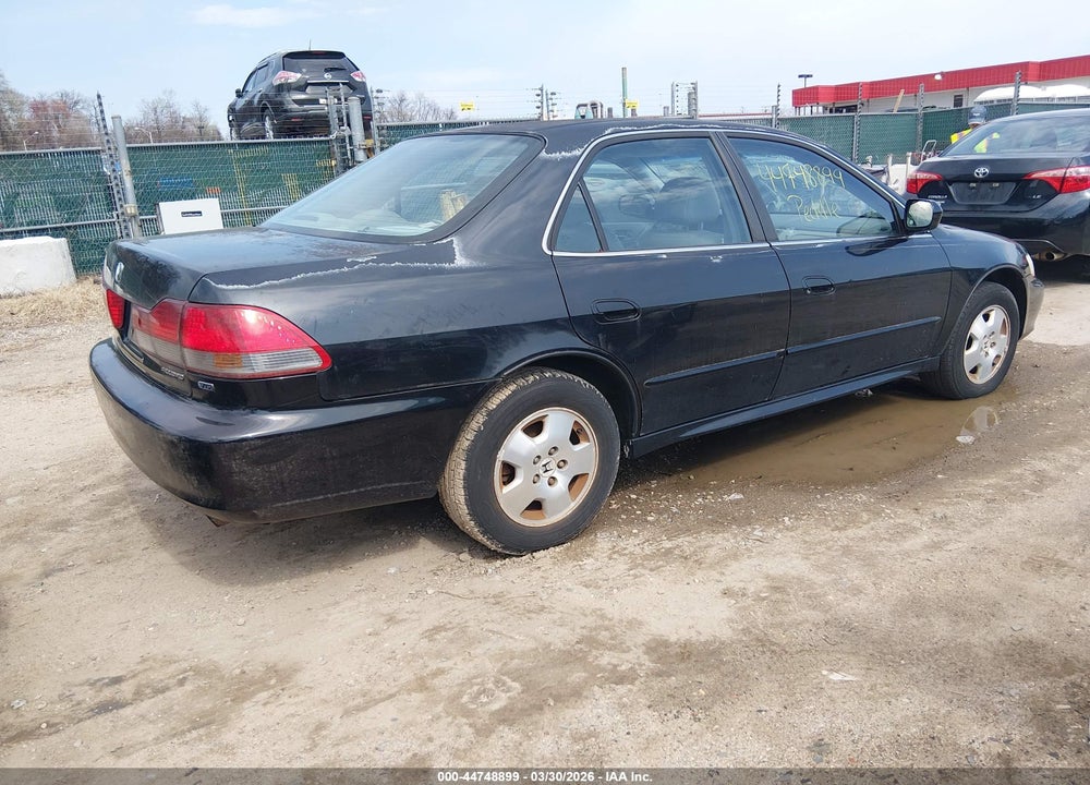 2001 HONDA ACCORD 3.0 EX VIN: 1HGCG165X1A014082