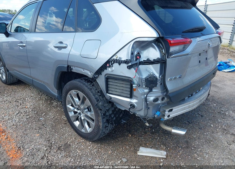 2019 TOYOTA RAV4 XLE PREMIUM VIN: JTMC1RFV9KD510974